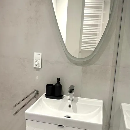 Homerentals - Reja - 5os, Spokoj, Widok Na Park Lejlighed *
